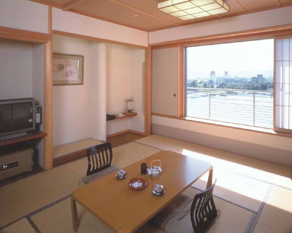 琵琶湖グランドホテル京近江 Otsu Ngoại thất bức ảnh